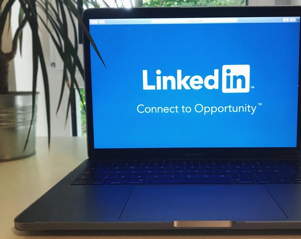Augmentez vos vues linkedin avec des vidéos b2b captivantes